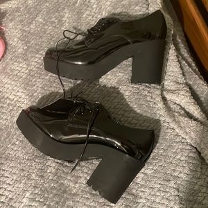 Forever 21 shiny patent chunky heels